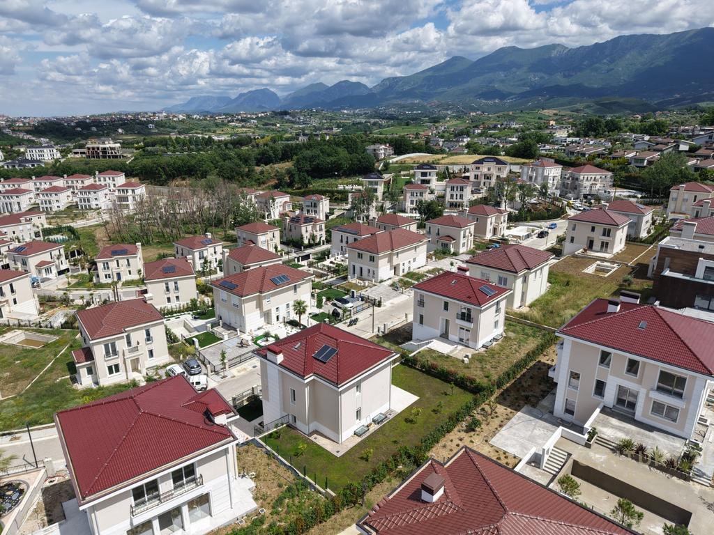 EKSKLUZIVE dhe OKAZION PER KOHE TE LIMITUAR! 
SHESIM VILE NE REZIDENCEN COLLINA VERDE - TEG!