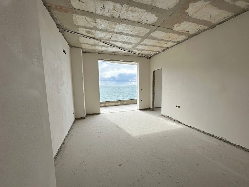 Shitet  Apartament  1+1 me Arkitekturë Organike dhe Pamje Fantastike Deti !