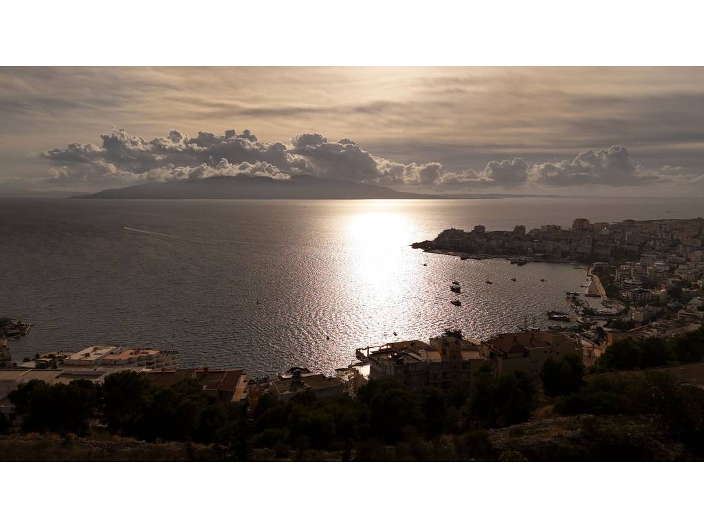 SARANDE, SHESIM TRUALL ME PAMJE FANTASTIKE NG DETI