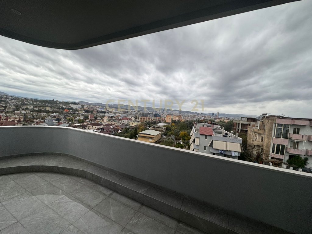Jepet me qira Apartament 2+1 me Verandë – Kodra e Priftit