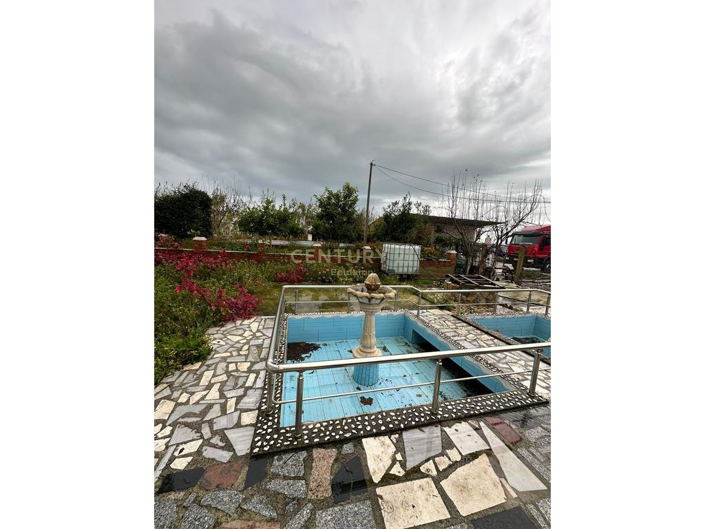 Vilë  Në Shitje në Durrës, Sektori Rinia - 320,000€ | 500 m²