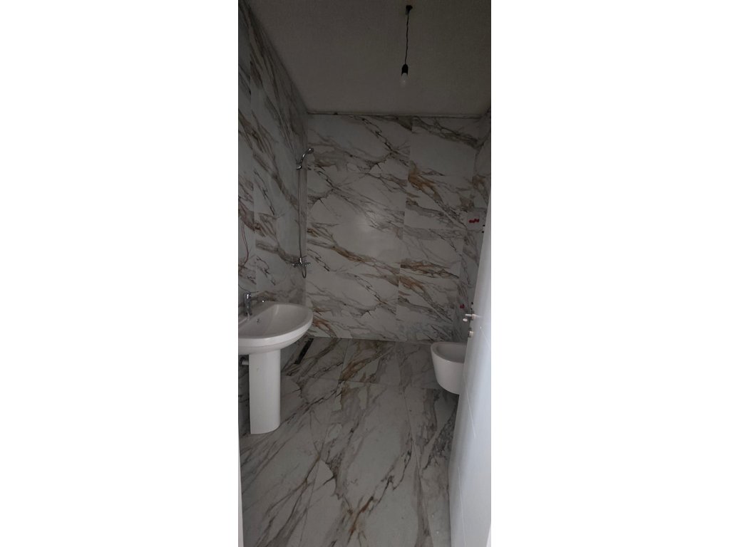 APARTAMENT 1+1 PER QIRA! BULEVARDI I RI!