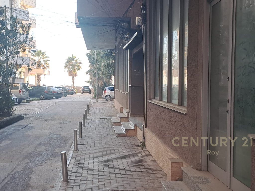 Hapësirë multifunksionale  Për Shitje në Plazh, Durrës 50m Distance nga Deti.