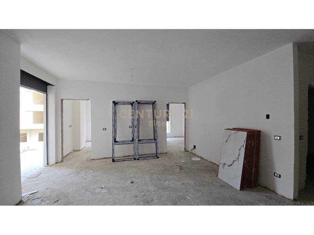 Apartament 2+1 Për Shitje ne Qerret!