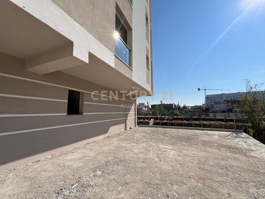 APARTAMET 158M2 PER SHITJE NE REZIDENCENORIENTAL 1+1+10M2 BALLKON DHE 83M2 VERANDE