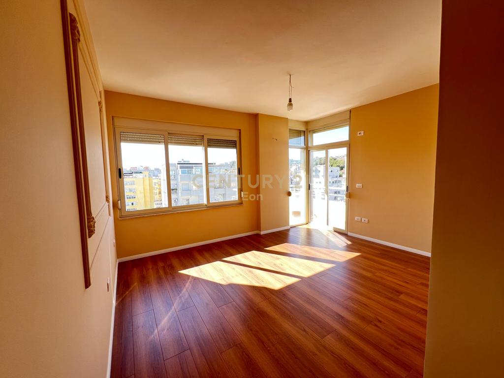 Shitet Apartament 2+1+3, Prane Drejtorise se Policise, Durres !
