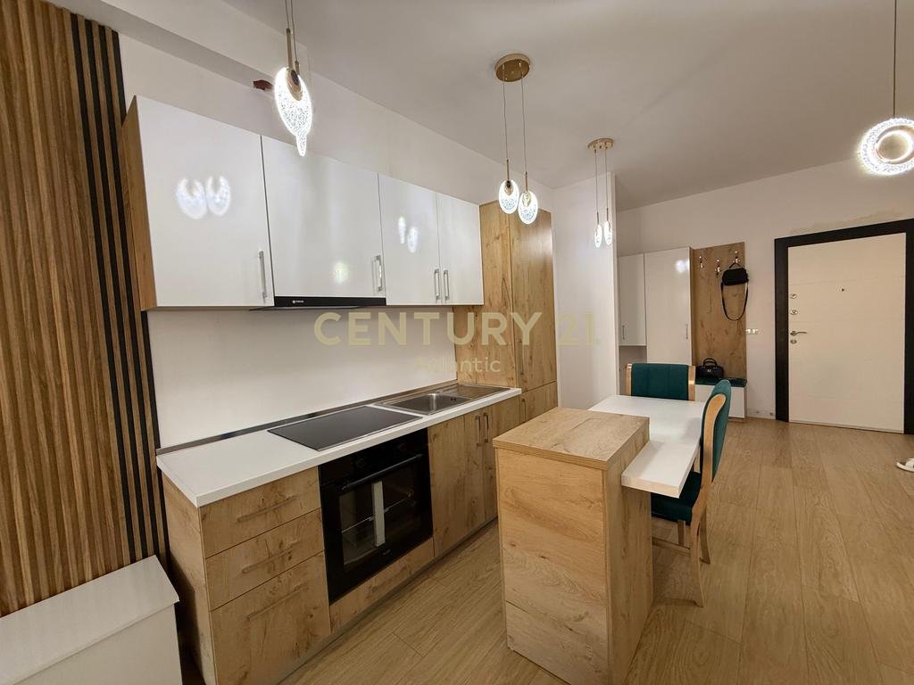 SHITET  APARTAMENT 2+1 NE PLAZH-ILIRIA!