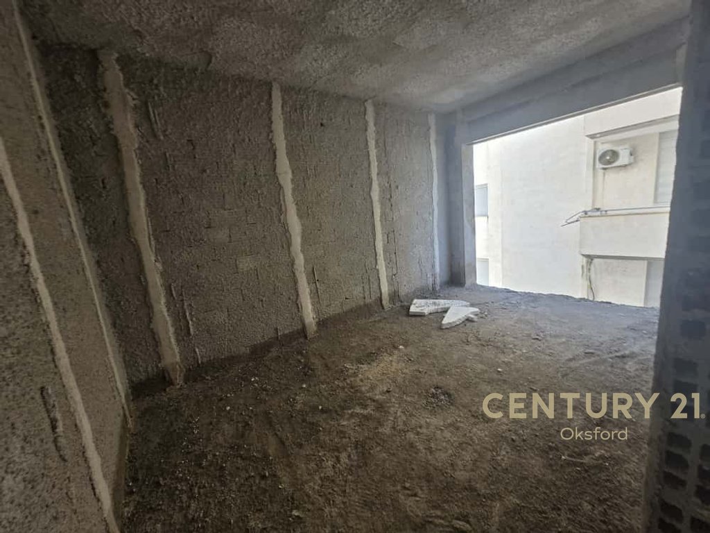 APARTAMENT 1+1 PER SHITJE NE SARANDË