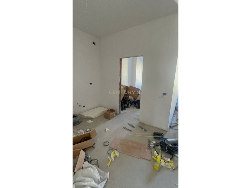 Apartament me lokacion fantastik dhe pamje deti 1+1+ballkon Për Shitje në Golem, Durrës -127,050| 77.2 m²