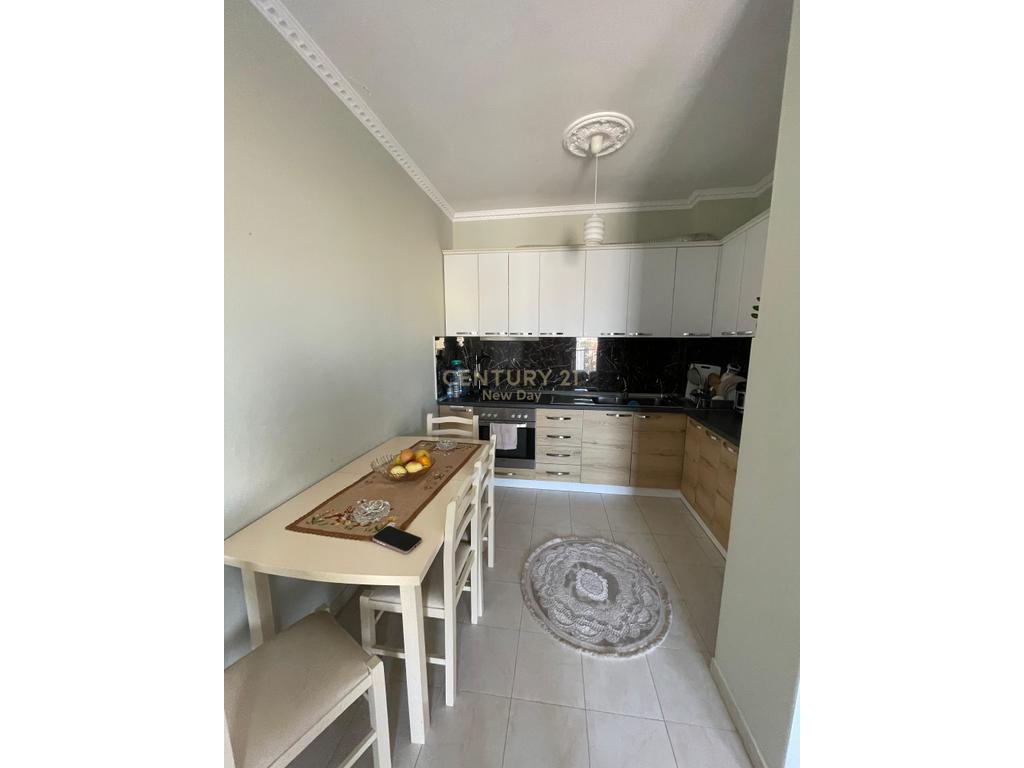 SHITET APARTAMENT 2+1 NE QENDER TE DURRESIT!