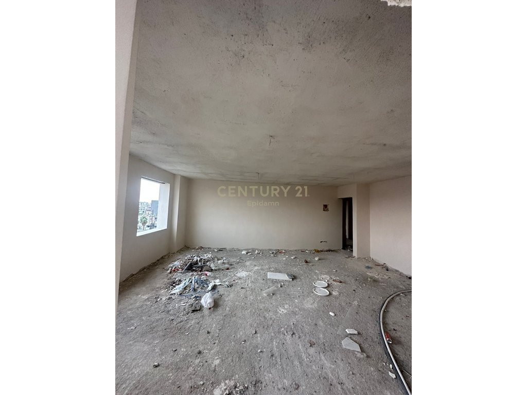 Apartament 1+1 për Shitje në Golem!