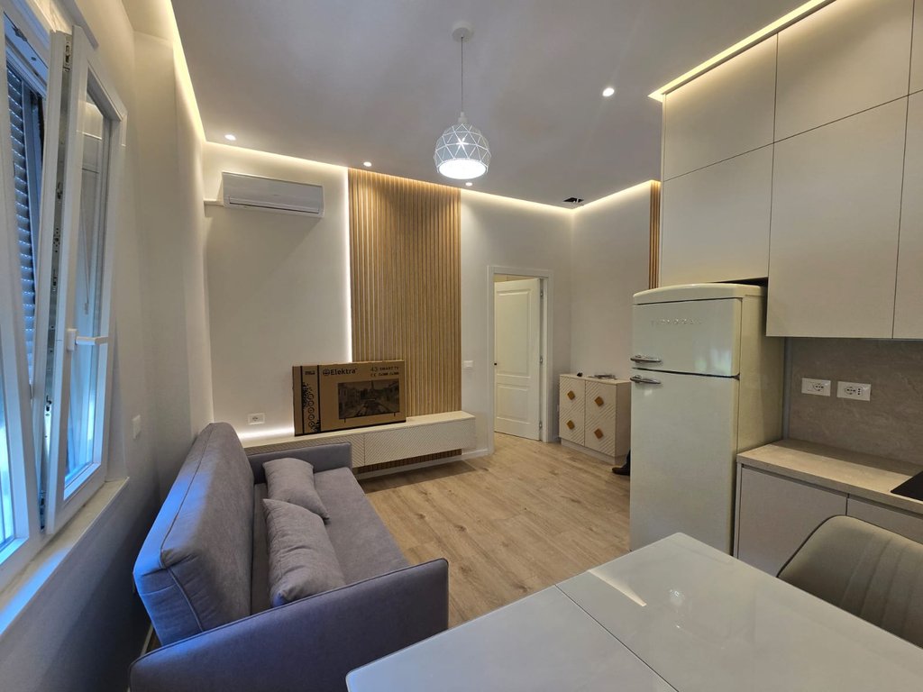 Apartament 1+1 per qera tek shkolla Servete Maci