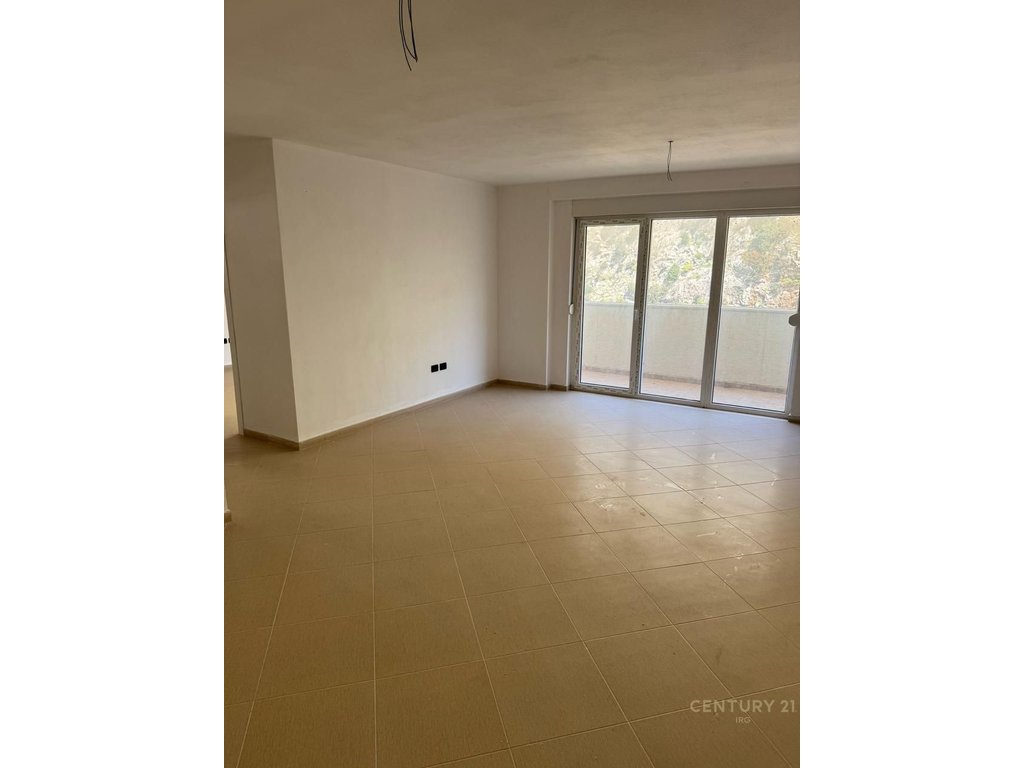 Shitet apartament 2+1+2, ne Shengjin