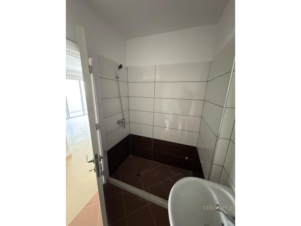 Shitet apartament 2+1+2, ne Shengjin
