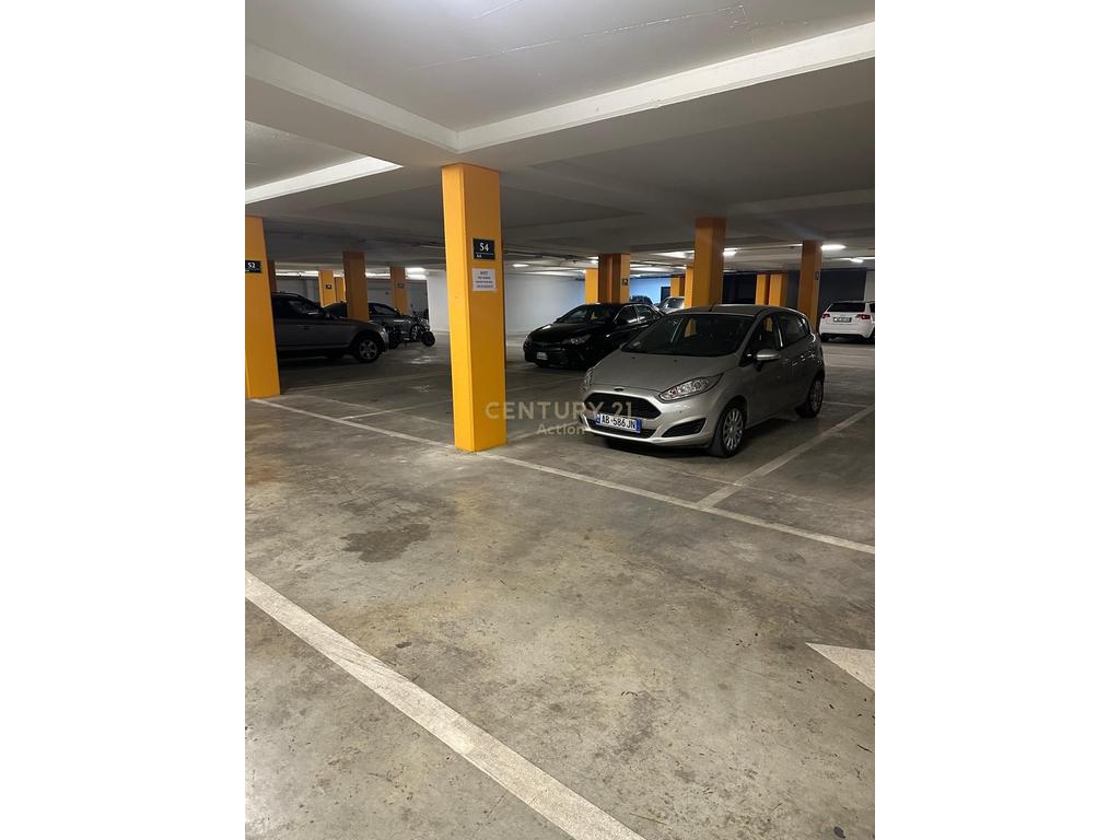 POST PARKIMI PER SHITJE,UET!