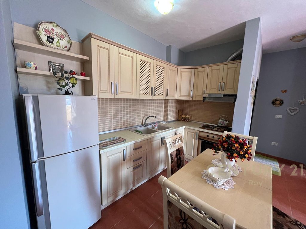 Apartament 1+1 në Shitje në Golem!