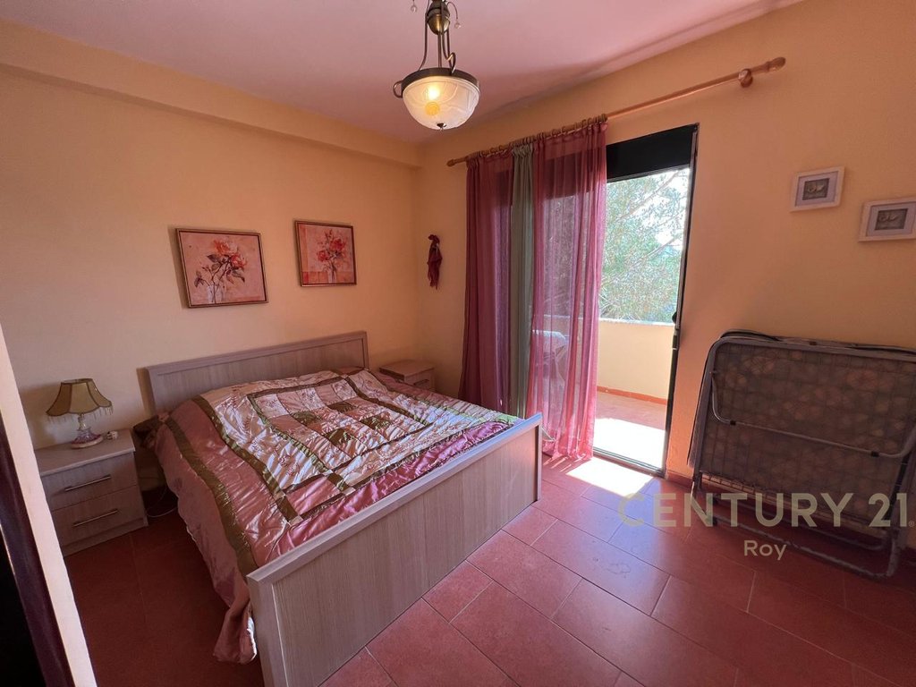 Apartament 1+1 në Shitje në Golem!