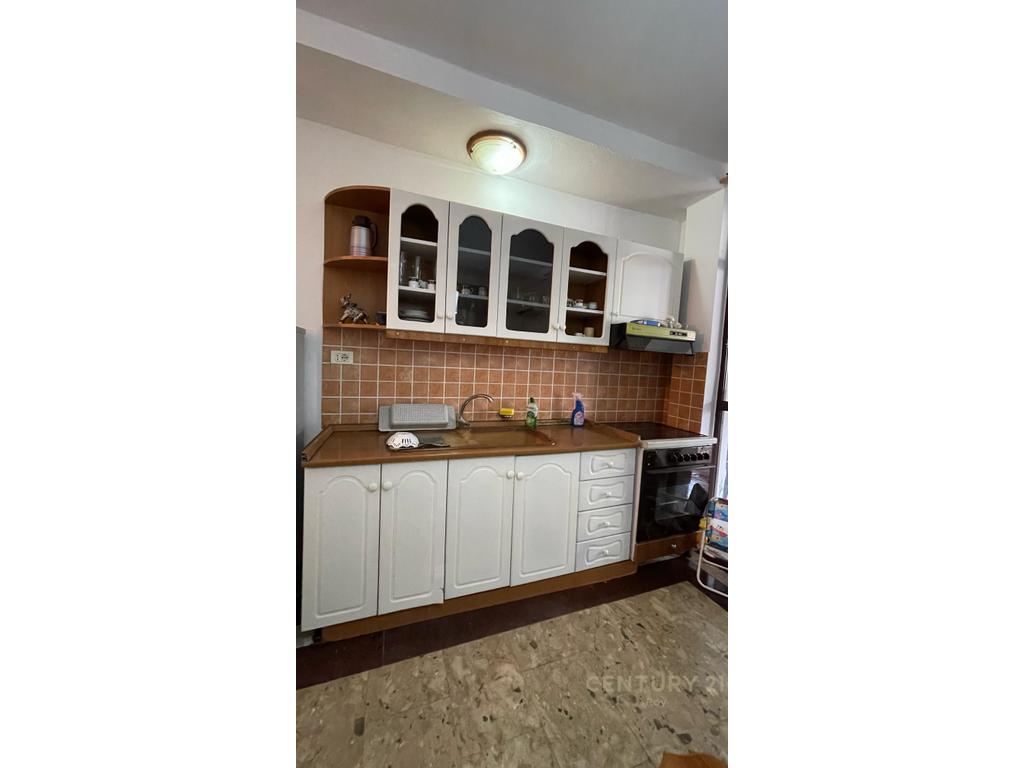 JEPET ME QIRA APARTAMENT 2+1 ME VERANDE,NE GOLEM!