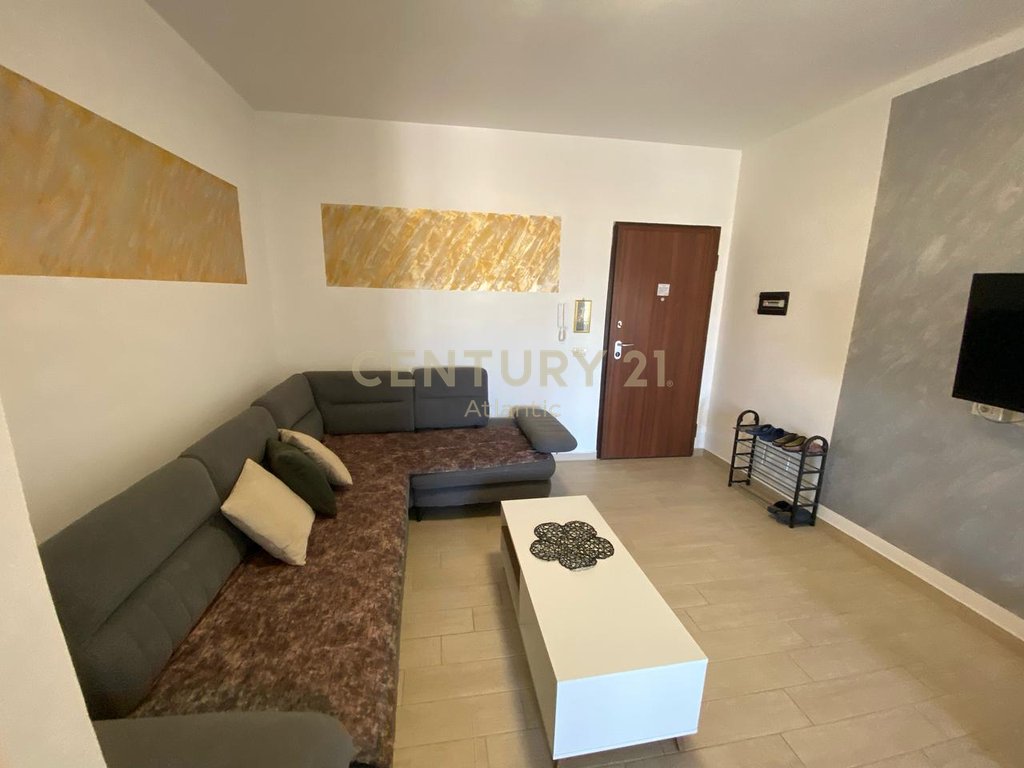 Jepet me qira Apartament tek blloku ne plepa, i pa banuar me pare !!