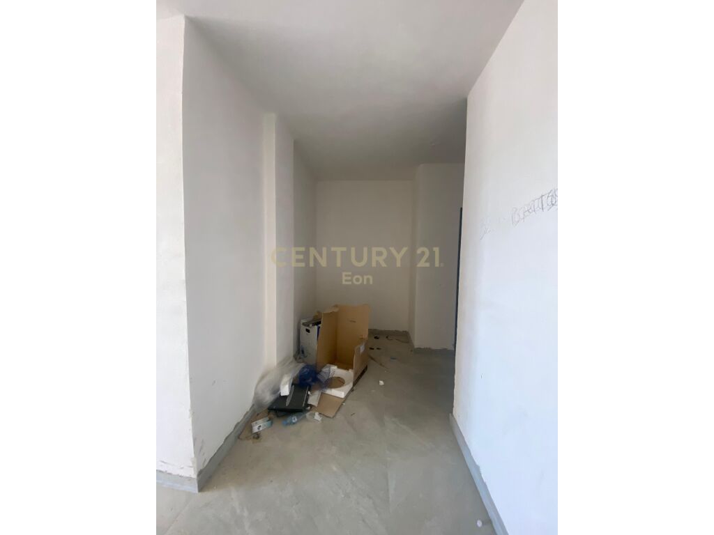SHITET  APARTAMENT 1+1 ME PAMJE DETI NE QERRET!