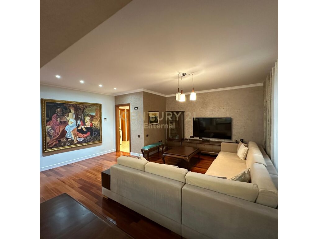 Apartament 3+1 per qira tek Rruga Sami Frasheri