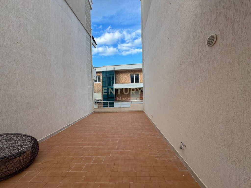 APARTAMENT 2+1 PER SHITJE,NE UJI TE FTOHTE!