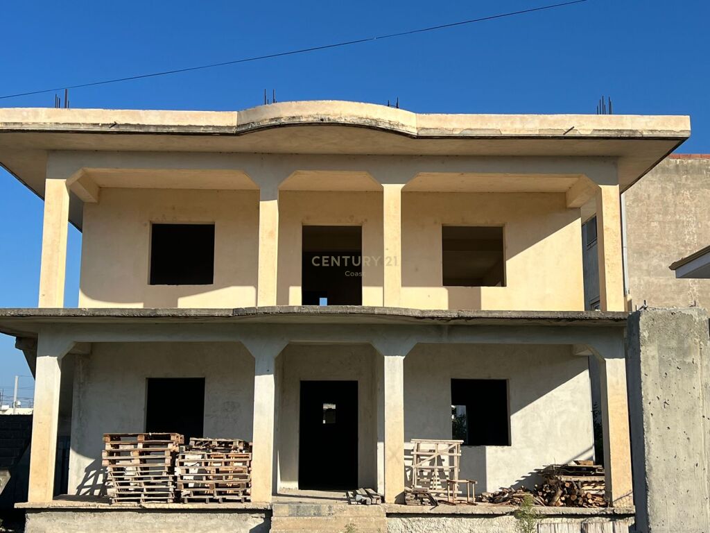 SHESIM VILË DY-KATËSHE TEK ISH FUSHA E DRUVE, NË VLORË.