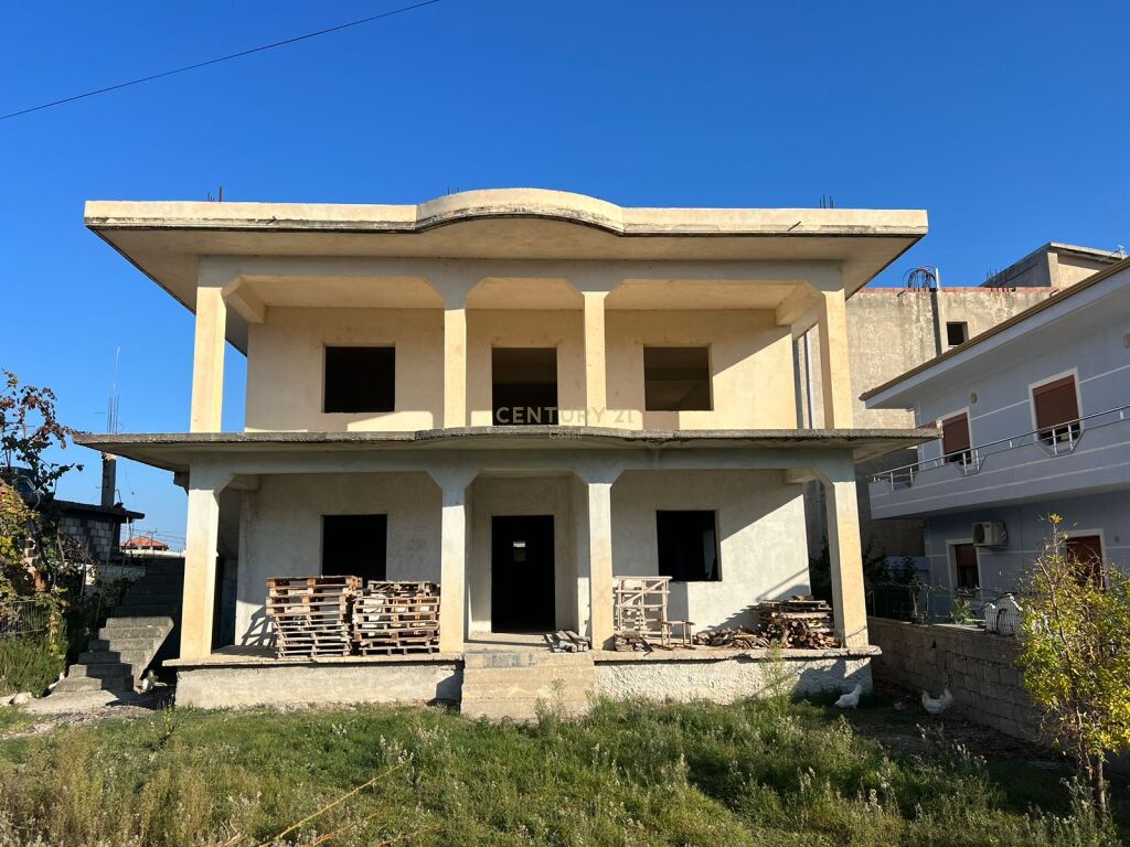 SHESIM VILË DY-KATËSHE TEK ISH FUSHA E DRUVE, NË VLORË.