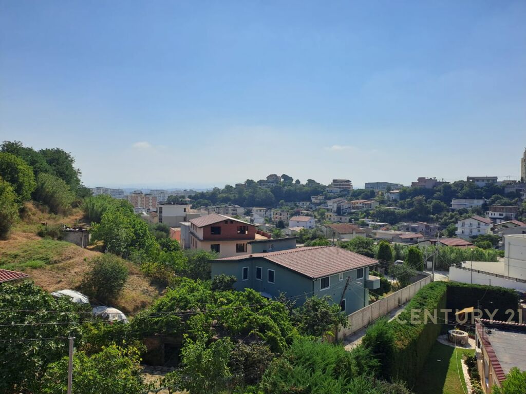 Ndërtesë 4 kateshe Për Shitje në Lagjen 10, Durrës - 335,000€ | 274 m²