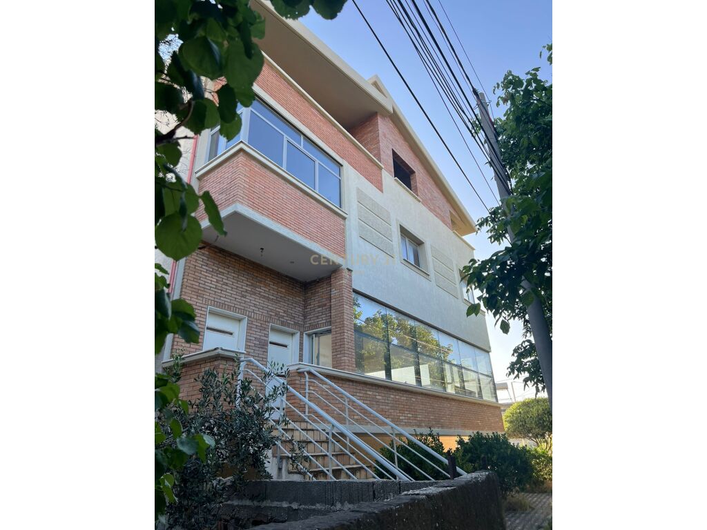 Objekt 4-Katësh për Banim ose Biznes – Rruga Demokracia, Vlorë