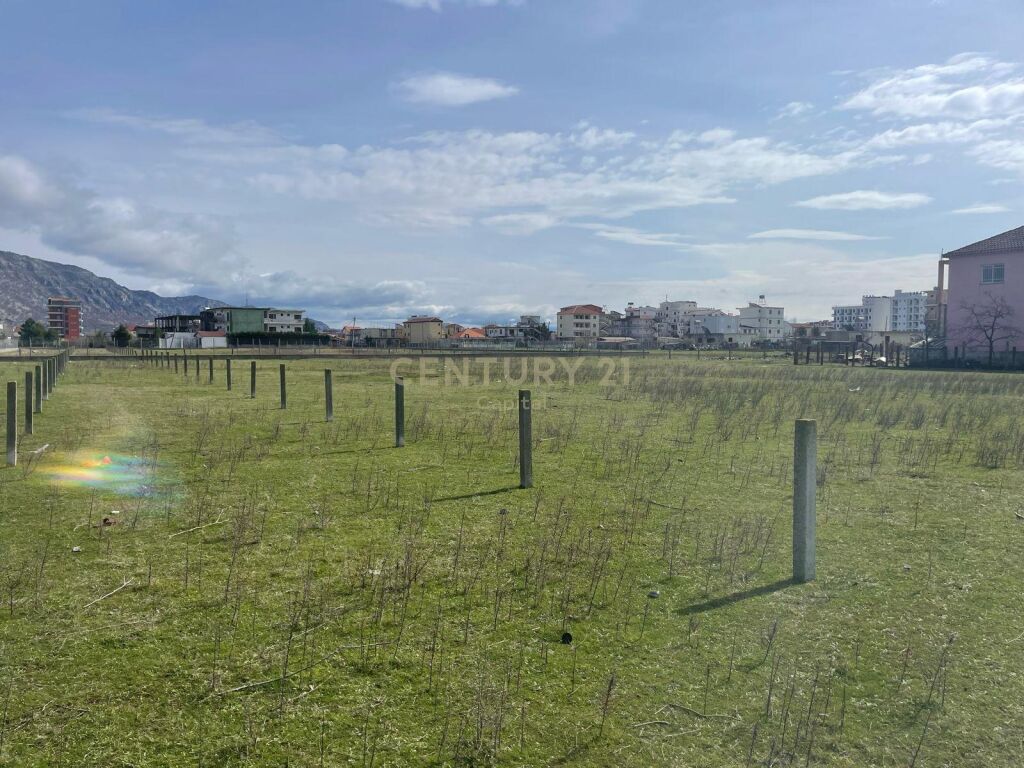 Toke për Shitje në Velipojë, Shkodër - 1.211.000€ | 10091 m². Shitet dhe e ndare ne parcela