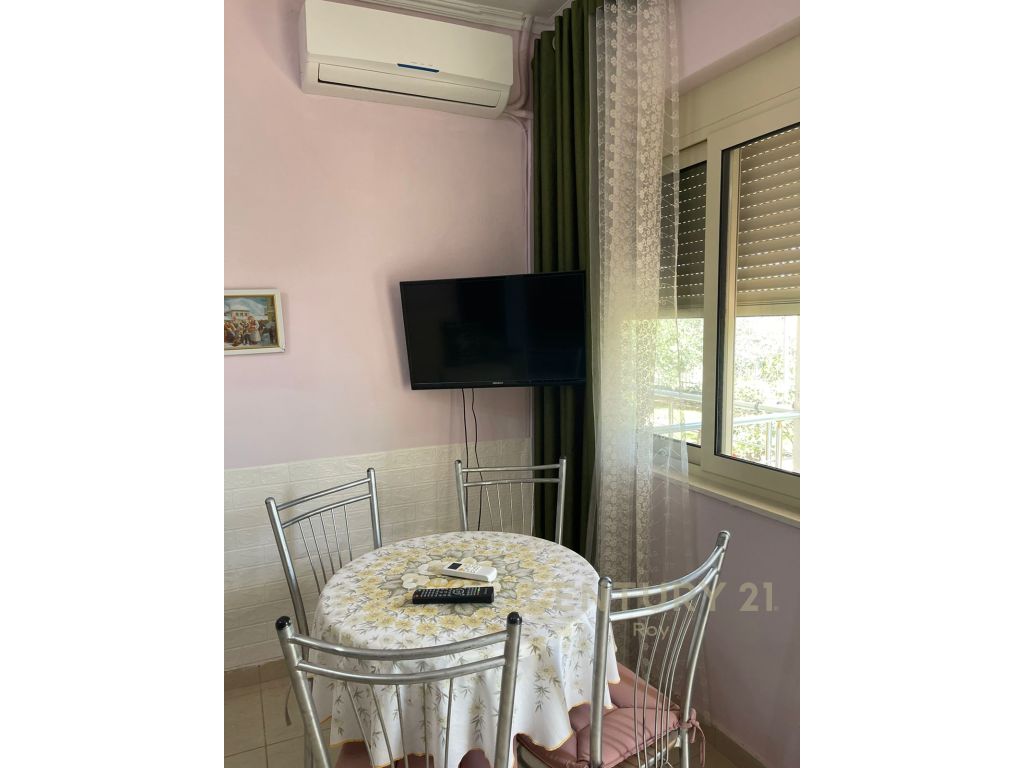 SHITEN 4 APARTAMENTE 1+1 ME OBORR TEK MALI I ROBIT !