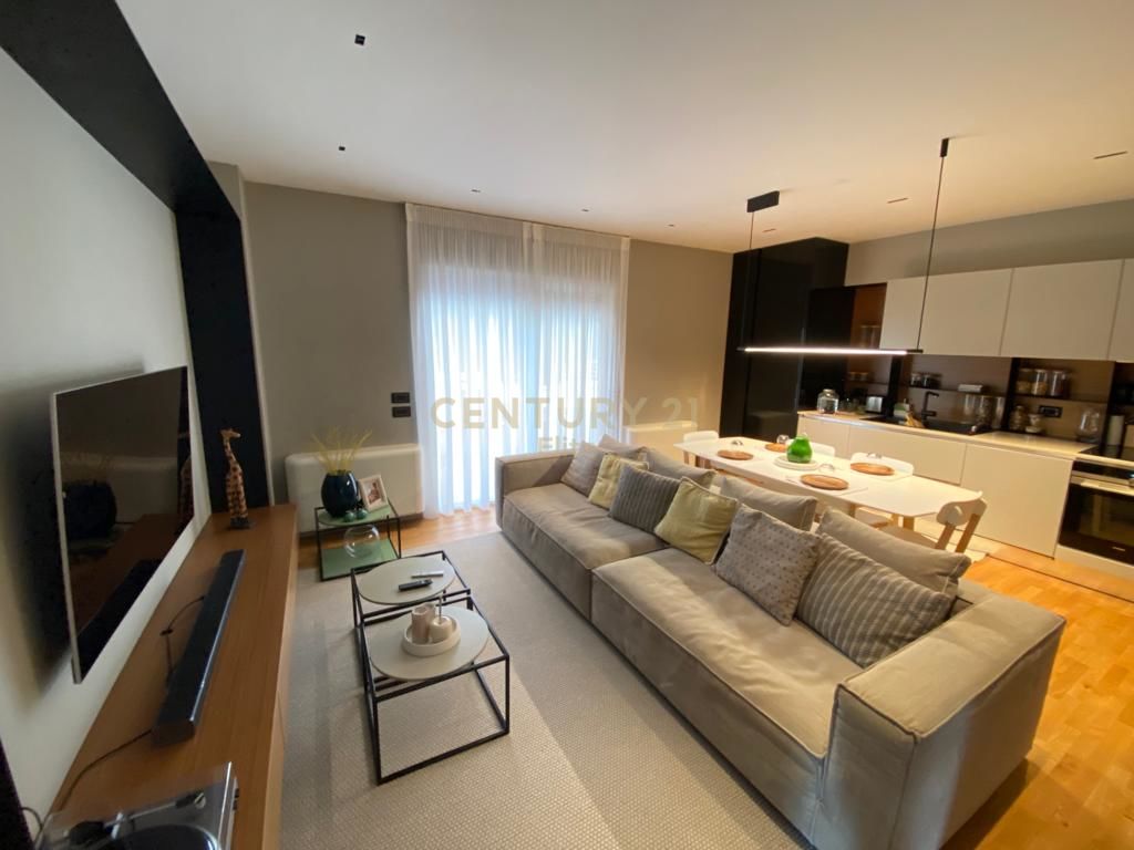 Apartament+ 2 Parkime te Liqeni i Thate.