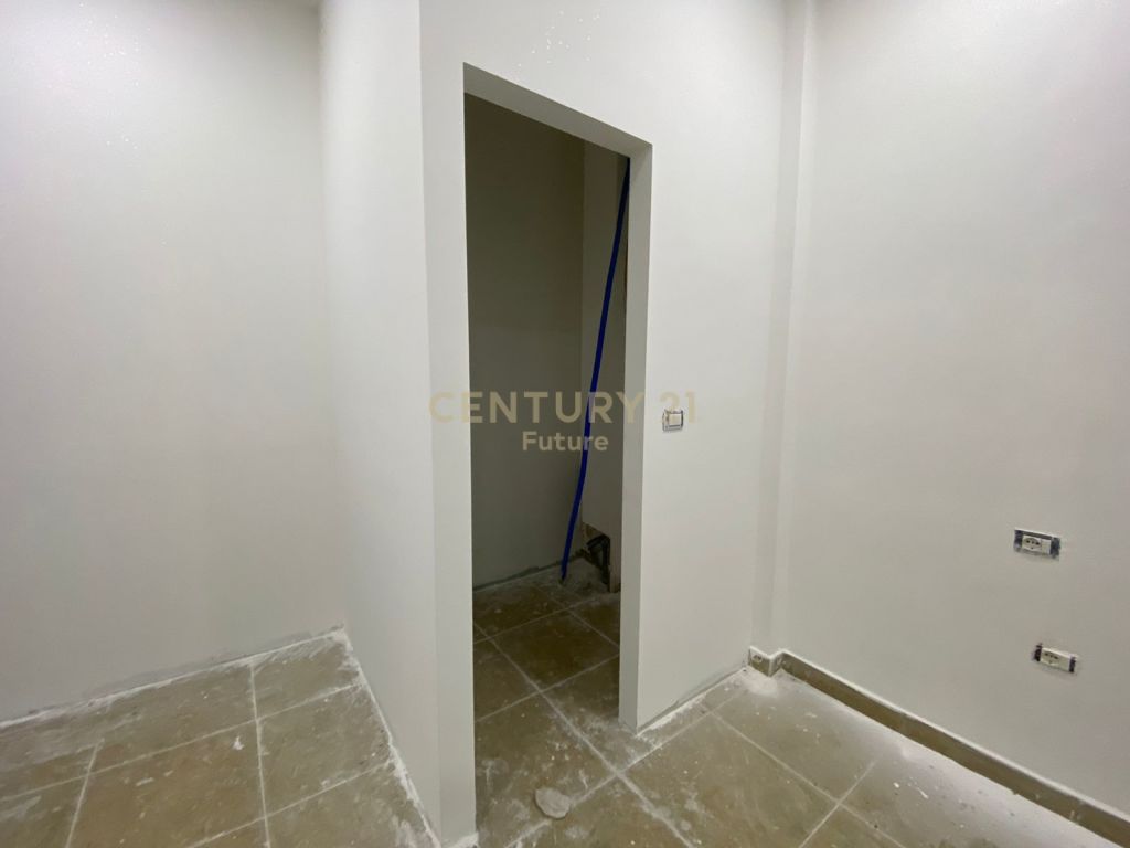 SHITET AMBJENT COMERCIAL ,I PROJEKTUAR  PER HOSTEL ,NE LAGJEN RUS "SHKOLLA  MUZIKES" .