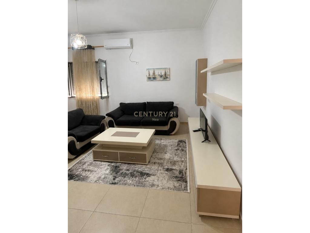 Apartament me qera tek kopshti botanik
