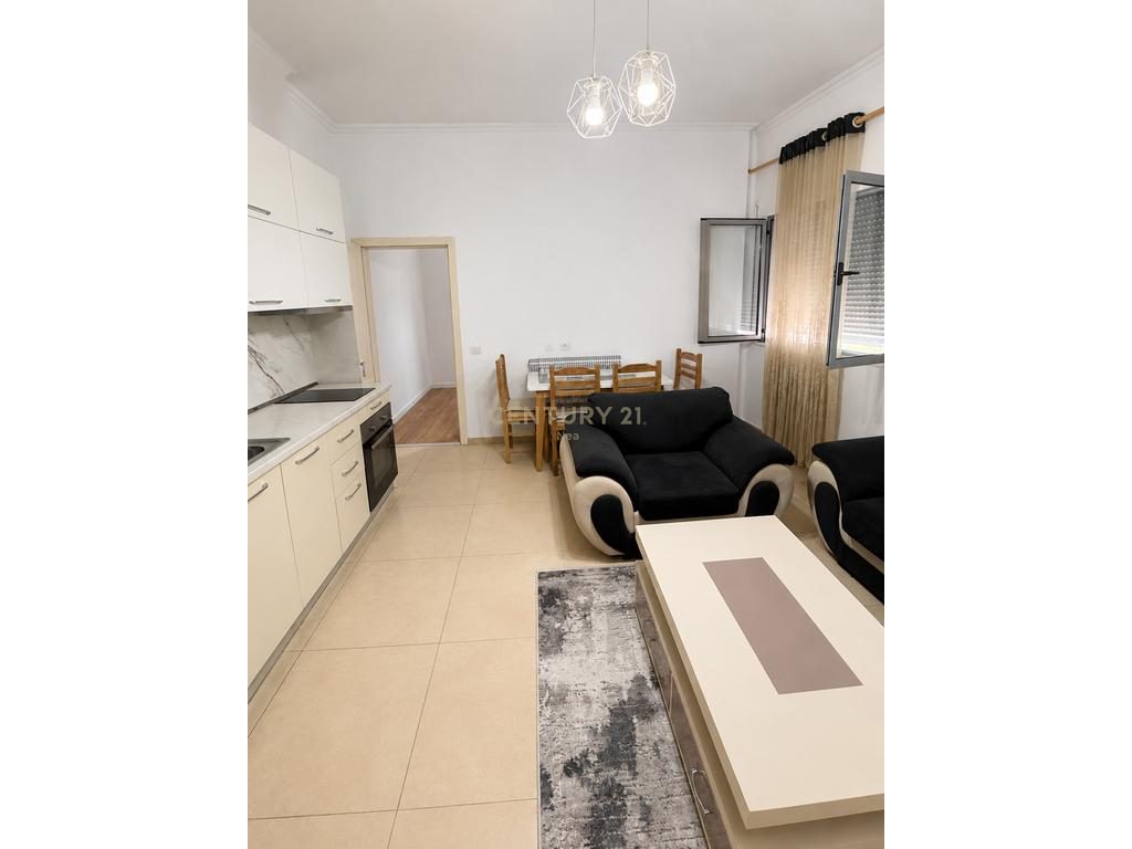 Apartament me qera tek kopshti botanik