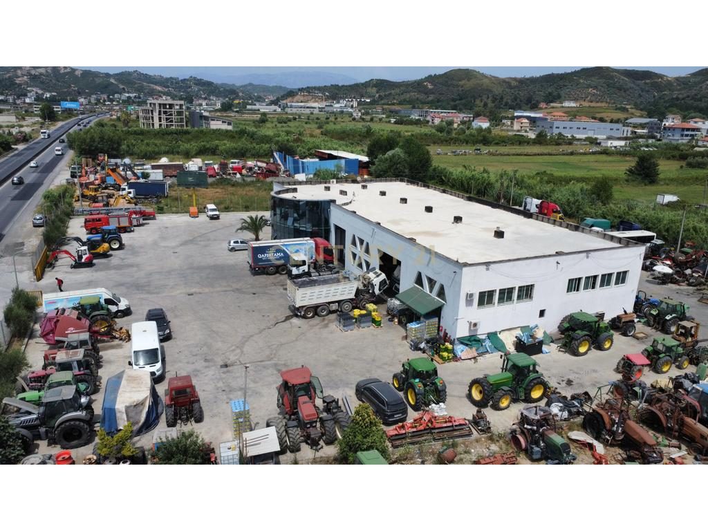 Shitet  Toke + Ambient Biznesi ne Autostraden Durres - Tirane ( 9200m2 ) !