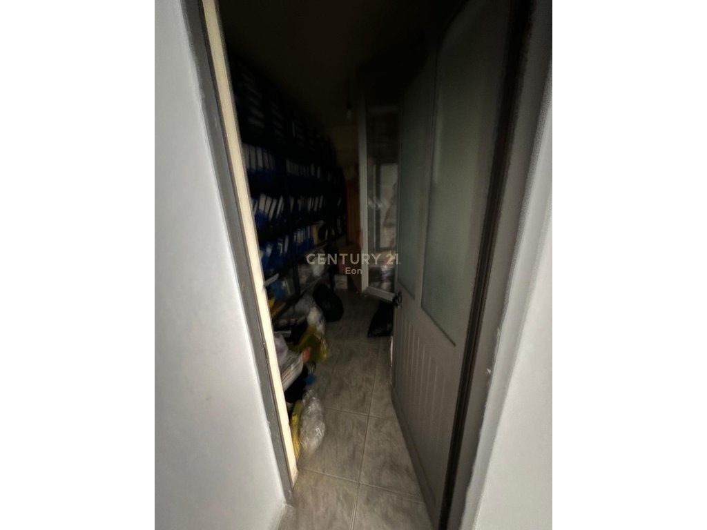 Shitet  Toke + Ambient Biznesi ne Autostraden Durres - Tirane ( 9200m2 ) !