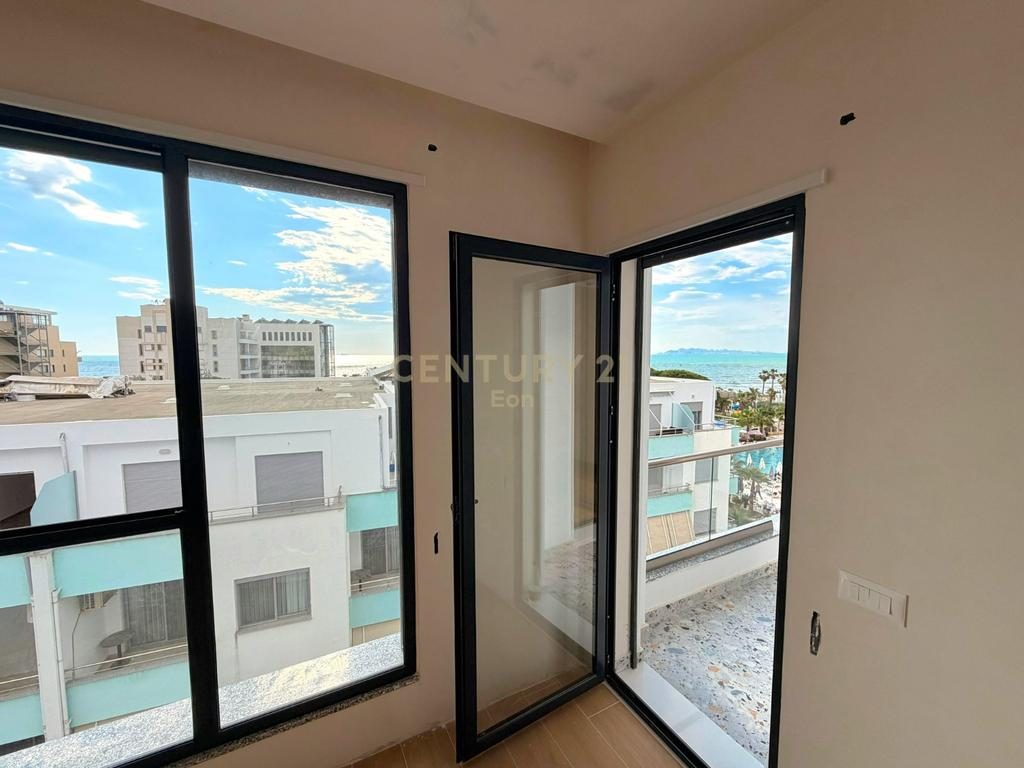 Apartament 1+1 me Pamje Deti 50 metra nga Deti në Golem !