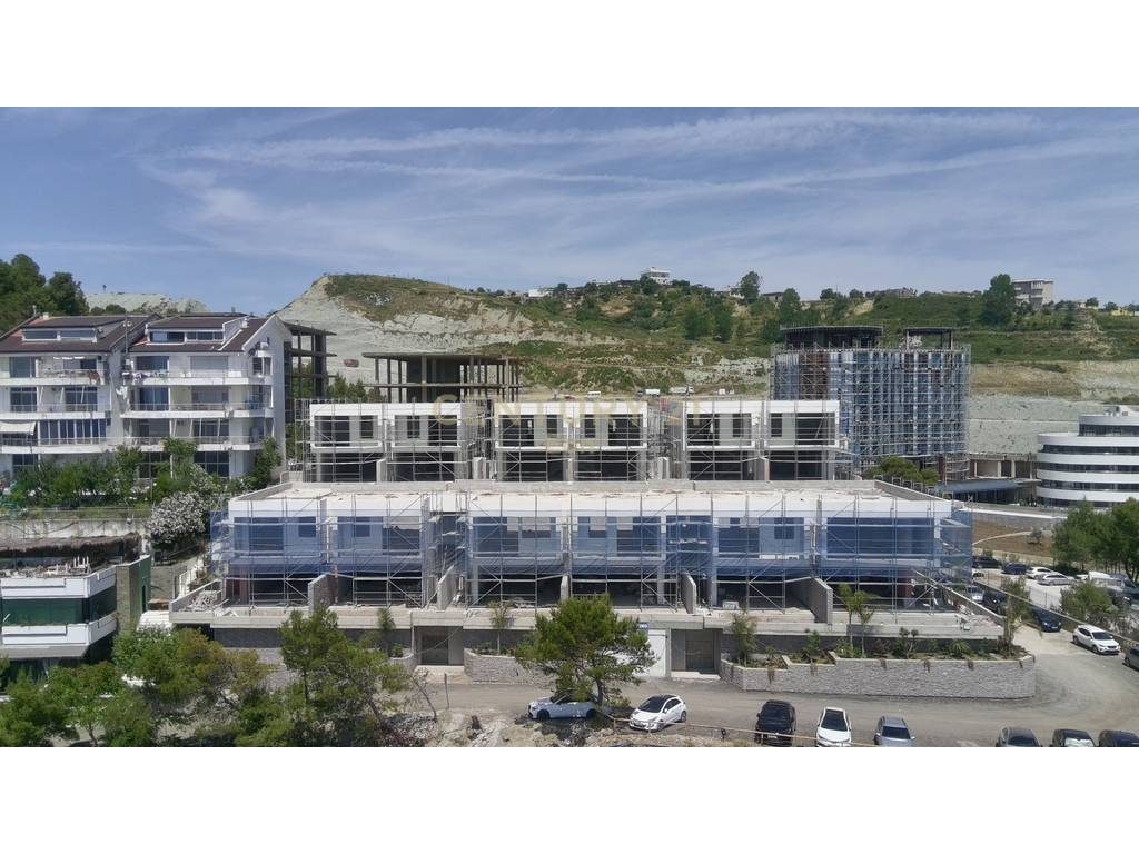 Vilë me Pishinë Në Shitje në Currila Coast, Durrës (Ballore Detit) !