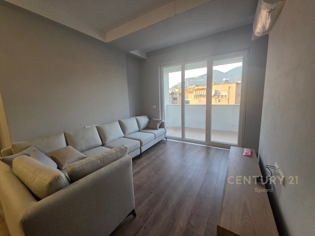 APARTAMENT 2+1 ME QIRA – SHKOLLA E BASHKUAR