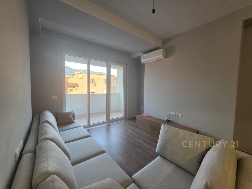 APARTAMENT 2+1 ME QIRA – SHKOLLA E BASHKUAR