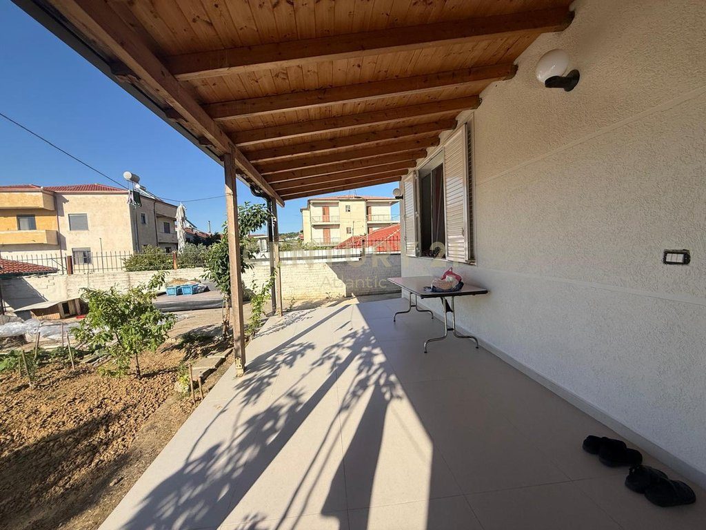 Shtëpi 1+1 Me Qira në Plepa, Durrës - 350€ | 300 m²