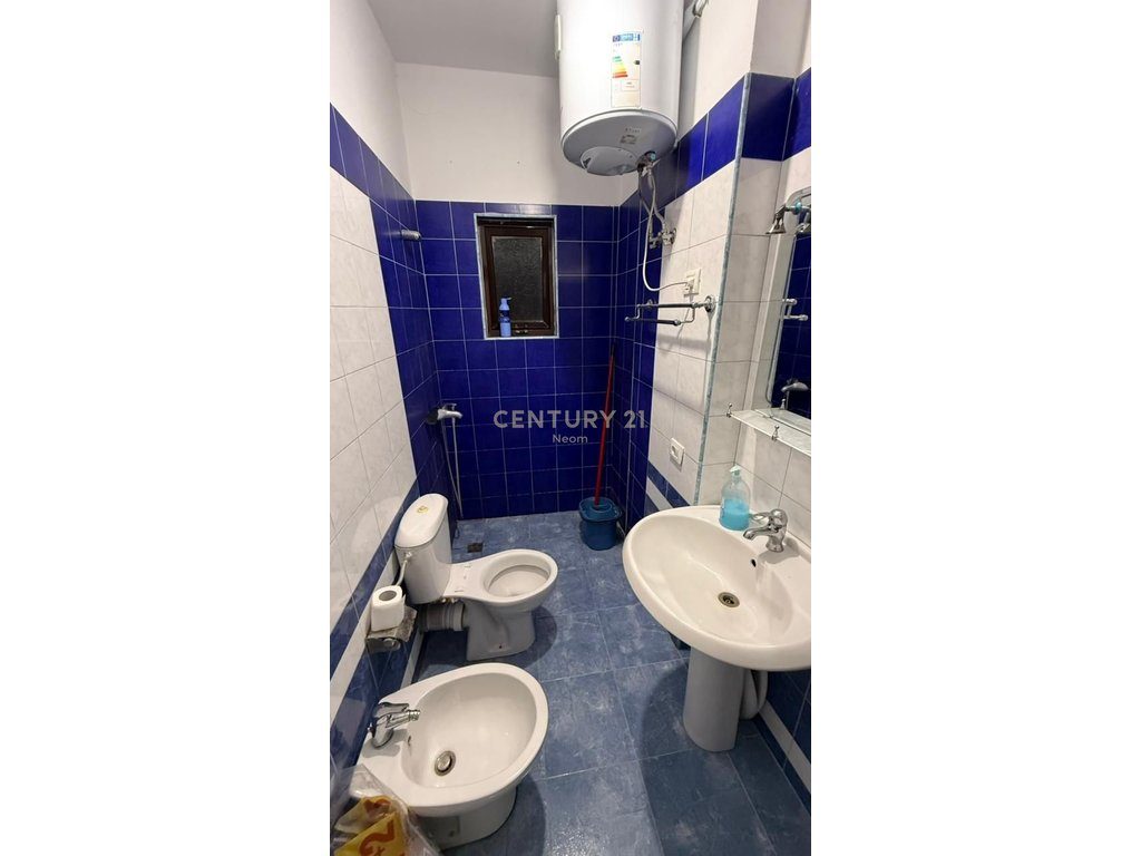 Gasoniere me qira në Selitë