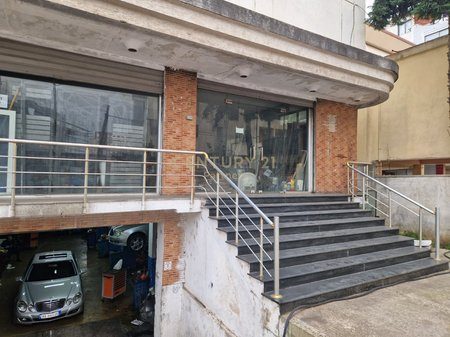 SHITET AMBIENT KOMERCIAL BAR KAFE NE RRUGEN EGNATIA, DON BOSKO