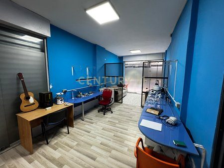 SHITET AMBIENT KOMERCIAL BAR KAFE NE RRUGEN EGNATIA, DON BOSKO