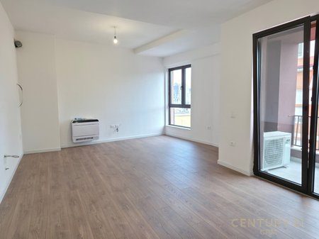 APARTAMENT NE QENDER NE REZIDENCEN SCANDERBEG PER SHITJE
