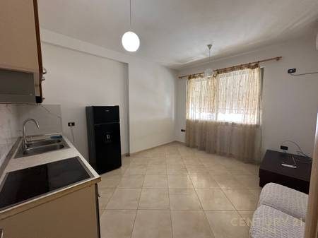 Qira, Vile, Prane Palleteve Cabej, Misto Mame, Tiranë - 1500 € | 500 m²