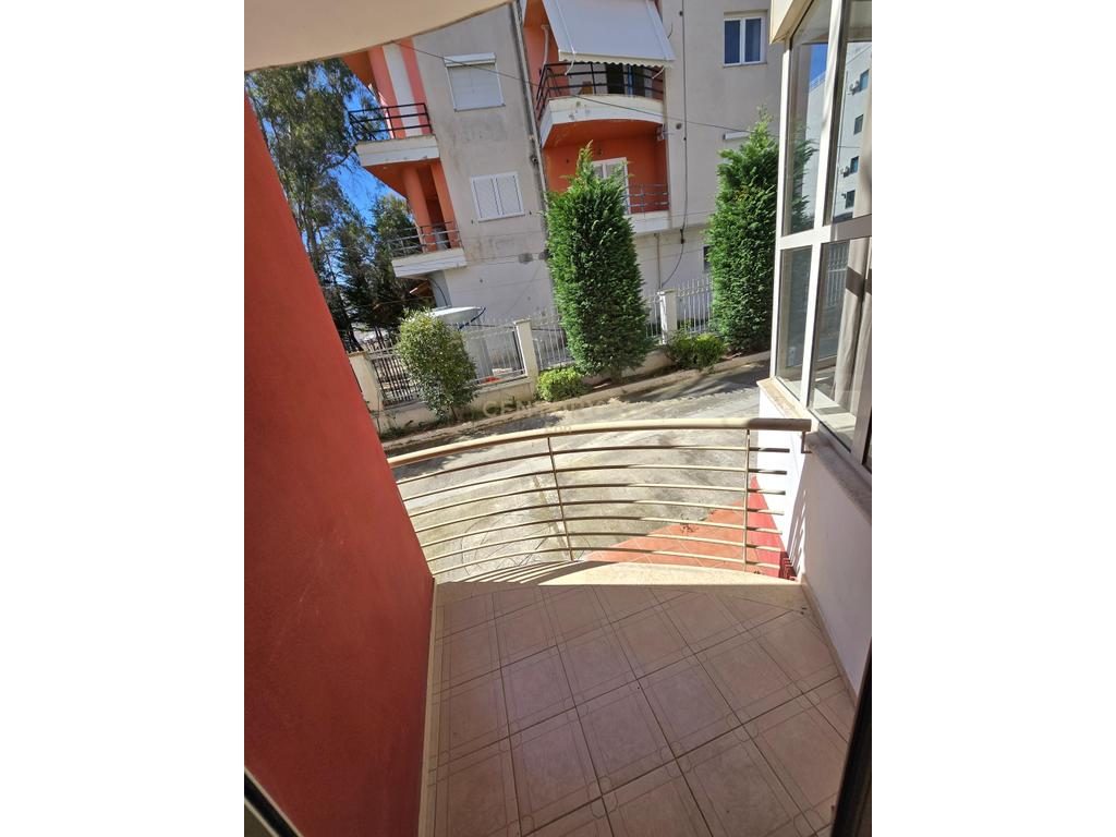 SHITET APARTAMENT 1+1 NE MALIN E ROBIT !