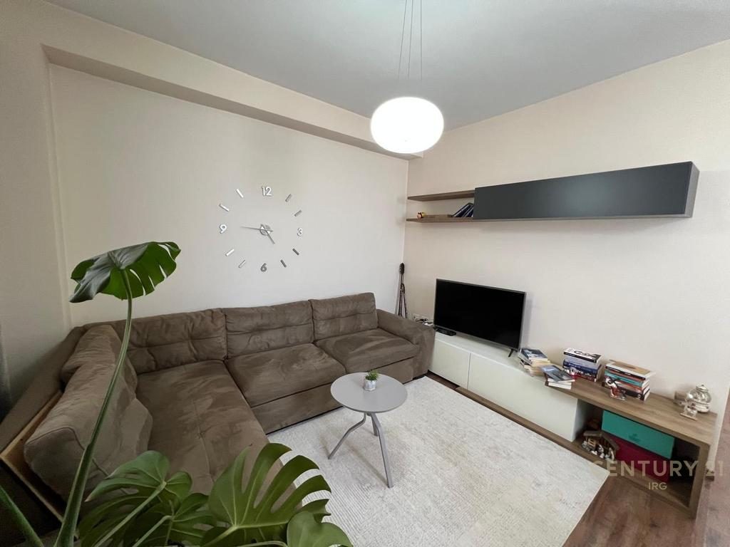 Apartament 2+1 me qera tek Rr 5 Maji